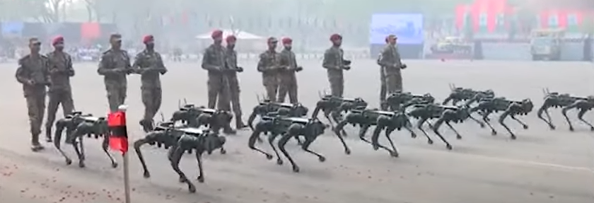 robot-army1 Robotic Mule- चीन और पाकिस्तान के छक्केछुड़ाने वाले मशीनी सैनिक भारतीय सेना में !
