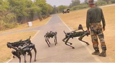robot-army3 Robotic Mule- चीन और पाकिस्तान के छक्केछुड़ाने वाले मशीनी सैनिक भारतीय सेना में !