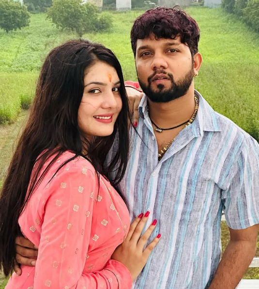 SINGER-NEELKAMAL-PIC Singer Neel Kamal Sing- भोजपुरी म्युजिक के नए ‘बादशाह’, पवन सिंह और अक्षरा सिंह से टकराव, उत्तराखण्ड की गर्लफ्रेन्ड बनाई, किसान का बेटा कैसे बना करोड़पति सिंगर, नीलकमल की पूरी कहानी