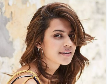 RANYA-RAO-CLOSE-PIC Actress Ranya Rao Arrested- साउथ इंडियन फिल्मों की हिट एक्ट्रेस, पिता डीजीपी, पूरे बॉडी में छिपाकर ला रही थी 15 किलो सोना,एयरपोर्ट पर रंगेहाथ पकड़ी गईं एक्ट्रेस रान्या राव की पूरी कहानी