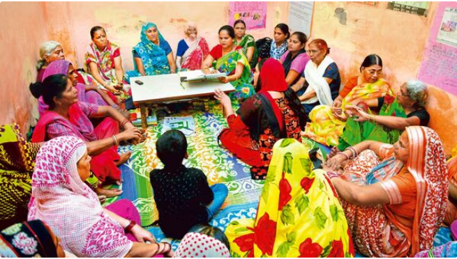 delhi-mahila-7 Delhi Women 2500 Scheme- ‘दिल्ली महिला समृद्धि योजना 2025’ की पूरी जानकारी, कैसे मिलेंगे 2500 रुपये महीने, कौन से दस्तावेज चाहिए, योजना में कितने पेंच- सब जान लीजिए