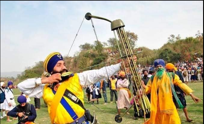 hola-mohall5 ‘Hola Mohalla’ in Punjabi- सिख समाज कैसे मनाता है होली, सिख कौम की वीरता से जुड़े ‘होला-मोहल्ला’ की पूरी पड़ताल